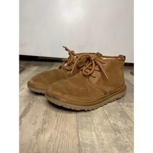 UGG Neumel Boot size 7